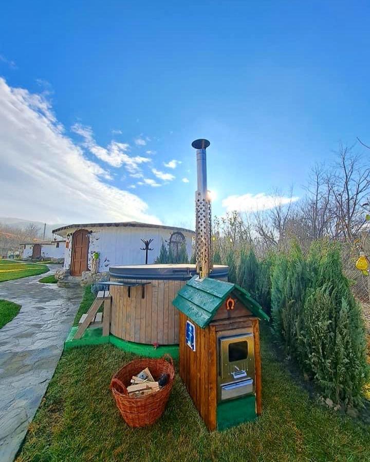 Отель Satul Cu Flori Бузэу Экстерьер фото